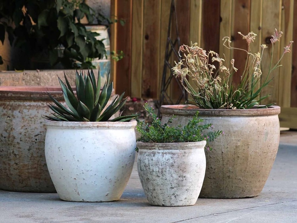 STANDARD GARDEN POT, HEIRLOOM WHITE, SET OF 4 - 23.5" X 17.0", 19.5" X 15.0", 14.5" X 13.0", 11.0" X 9.5"