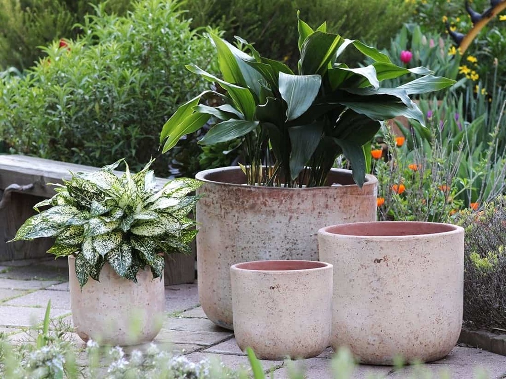 MILANO SHORT BARREL PLANTER, HEIRLOOM WHITE, SET OF 3 - 19.0" X 14.0", 15.5" X 12.5", 12.5" X 11.5"