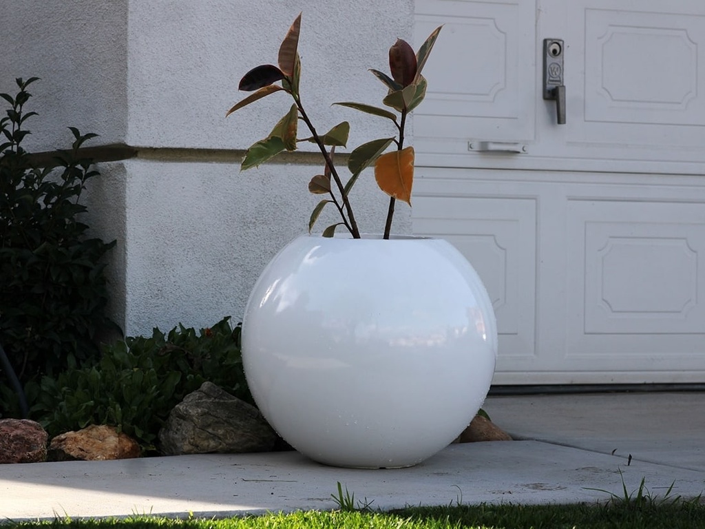 [FG-3123GWH-A] SPHERE PLANTER, GLOSSY WHITE, 26"X22.5"