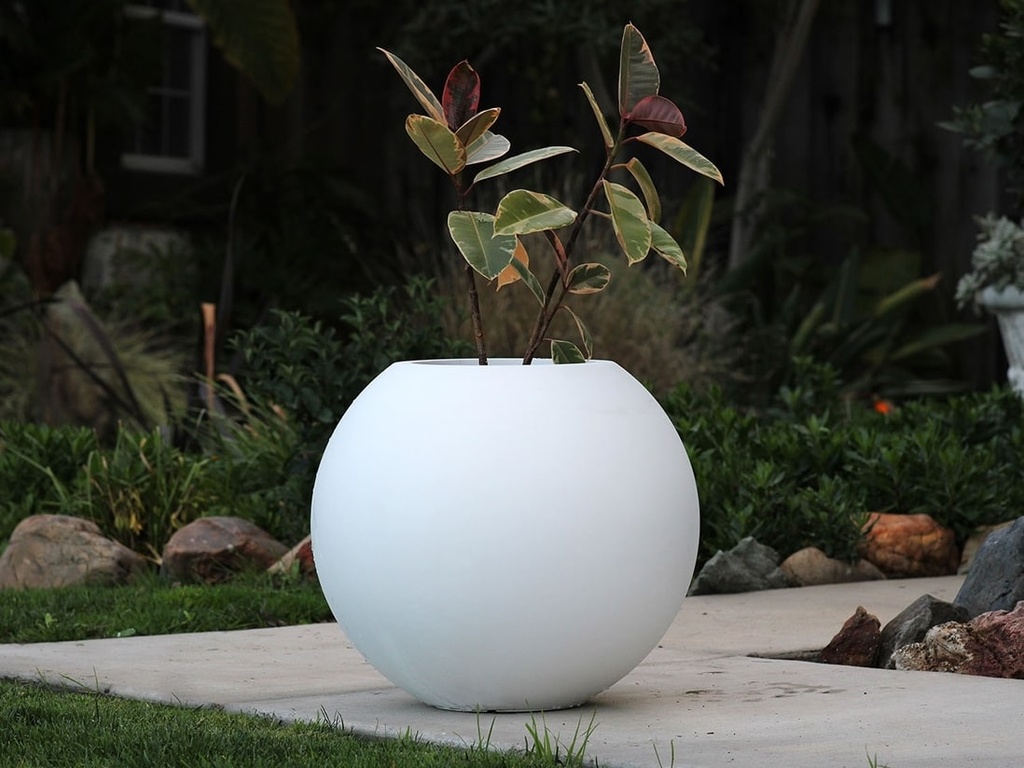 SPHERE PLANTER, PURE WHITE, 20"X17.5"