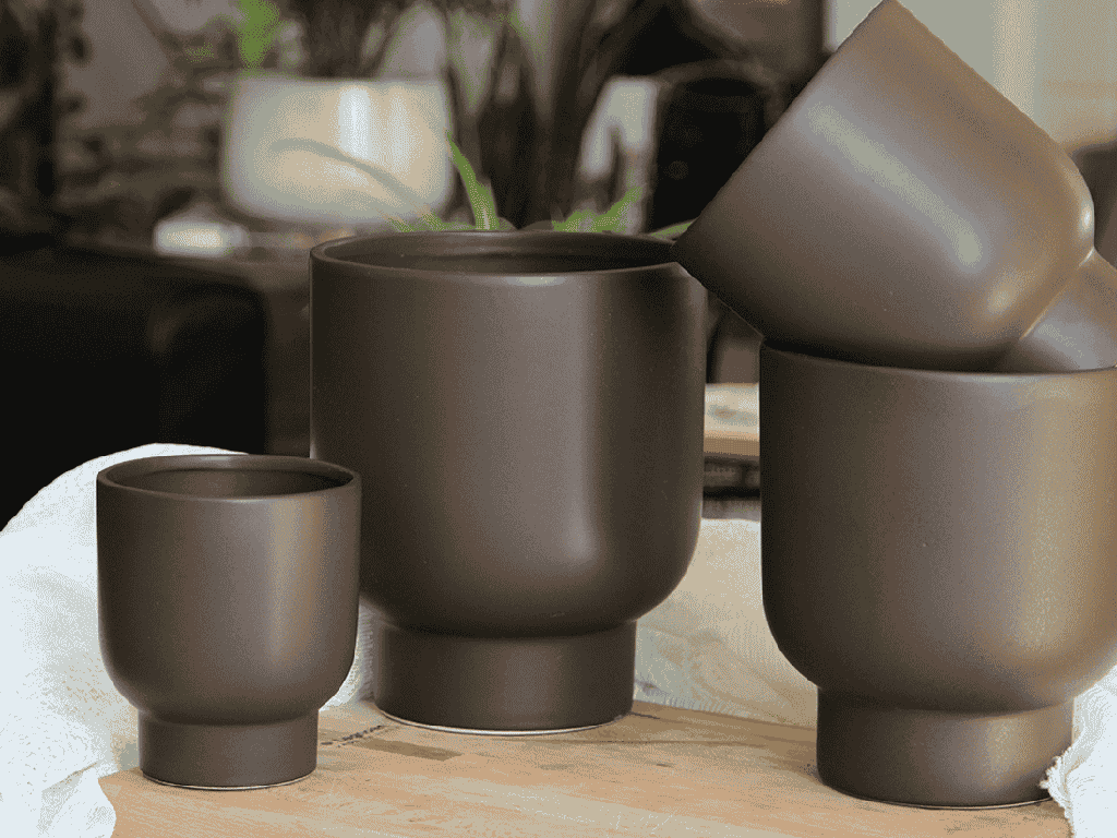 MONSTERA CACHE POT, MATTE BROWN, 5.5"X7.0" , SOLD IN CASE OF 9