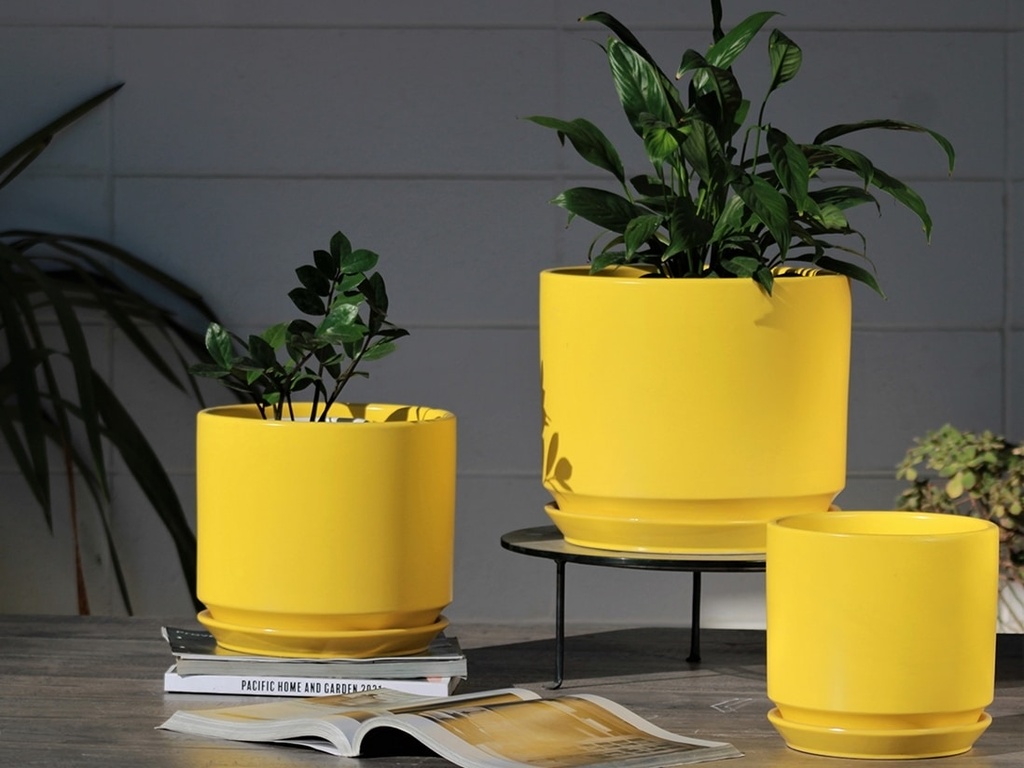 LARGE COMET PLANTER  WITH ATTACHED SAUCER, BUMBLEBEE SATIN, SET OF 3- 12"X10" 10"X8.5" 8"X8"
