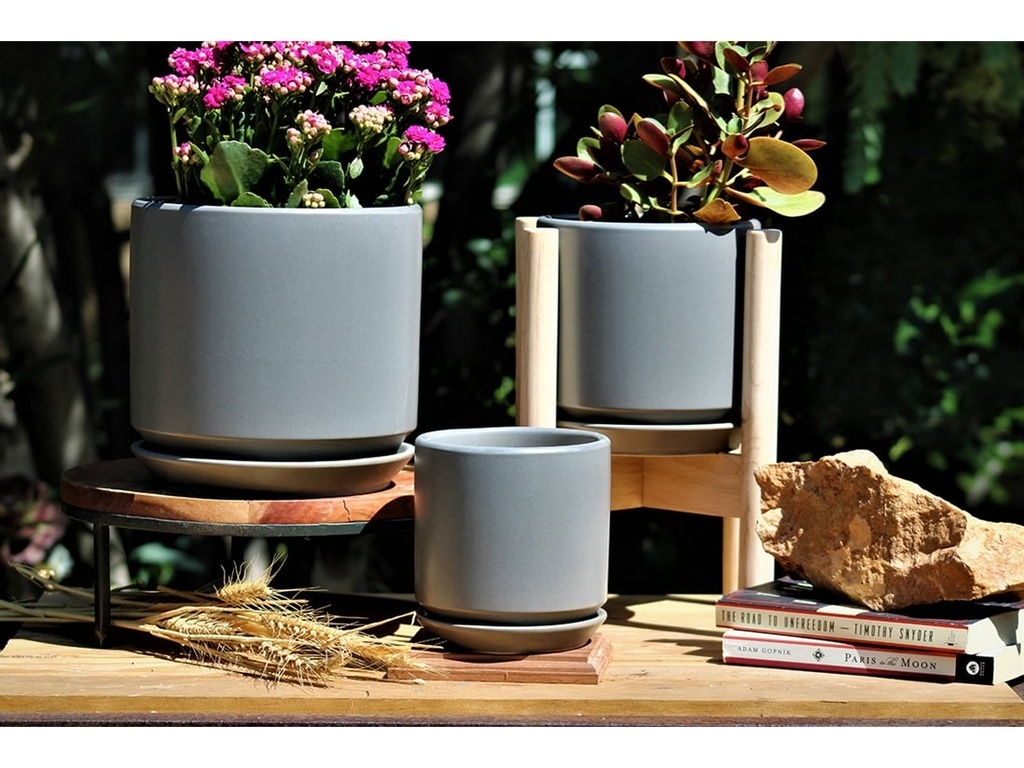 VENUS PLANTER WITH ATTACHED SAUCER, JET GREY, 8.5"x7.5" 6.5"x6.5" 5.5"x5.0", SOLD IN CASE OF 2