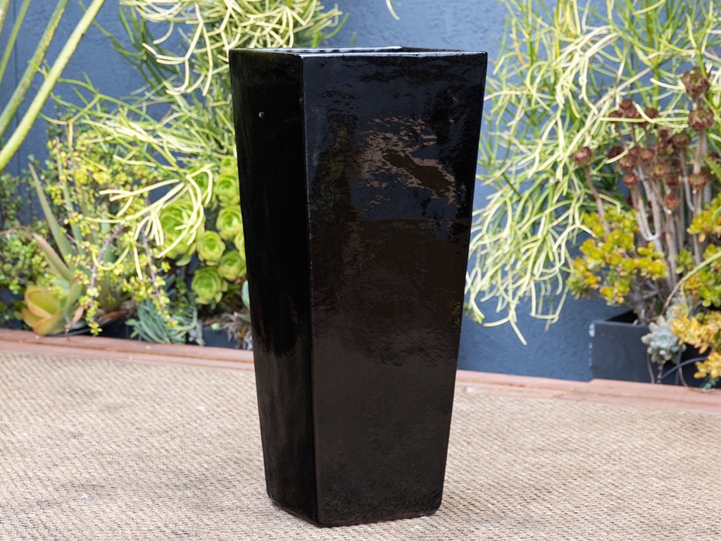MEDIUM SQUARE POT, BLACK, 15"X35"