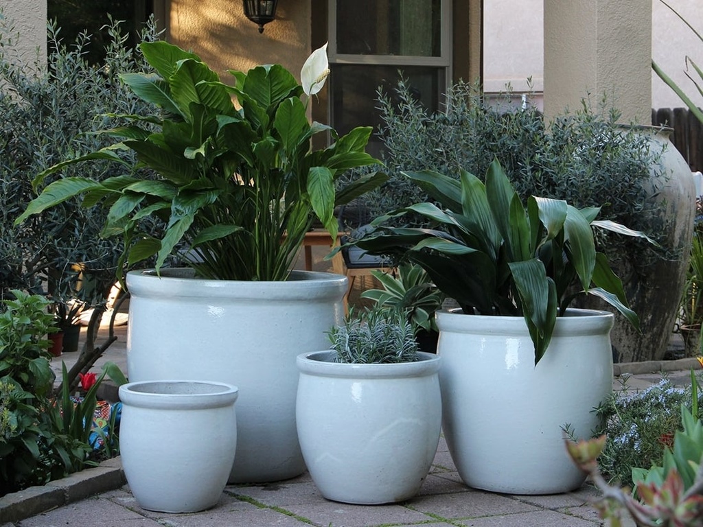 [PV-LB567WWH-S4] LARGE NO DECOR PLANTER, WHITE WHITE, SET OF 4 - 24.0" X 22.0", 19.0" X 19.0", 15.5" X 15.0", 12.0" X 12.0"