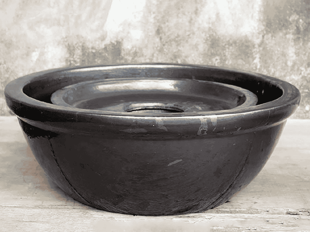 FOUNTAIN BASE WITH COVER, MATTE BLACK 24.5"x8.5"