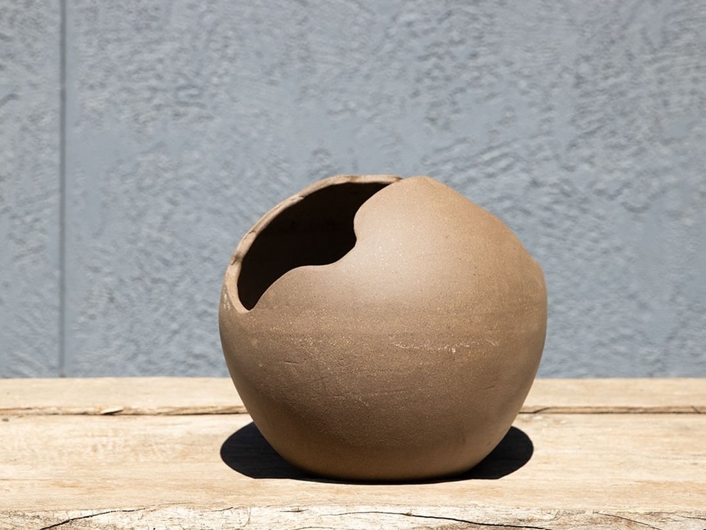 [PY-5355PCL-A] ORBIT PLANTER, PURE CLAY, 15.0"