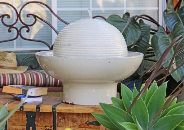 CAMBRIA SPHERE FOUNTAIN, VANILLA, SPHERE: 19.5", BASE: 26.5" X12"